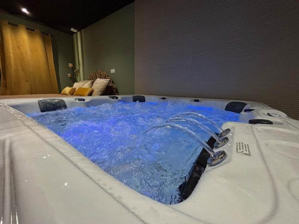 jacuzzi jacuzzi
