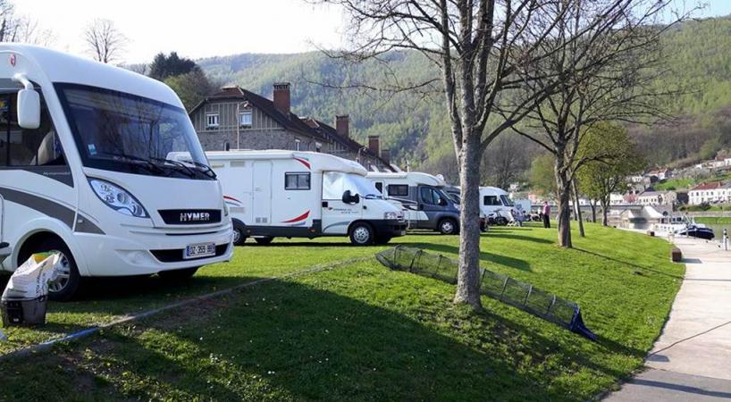 Aire de Camping-car Montehrmé