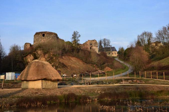 village village