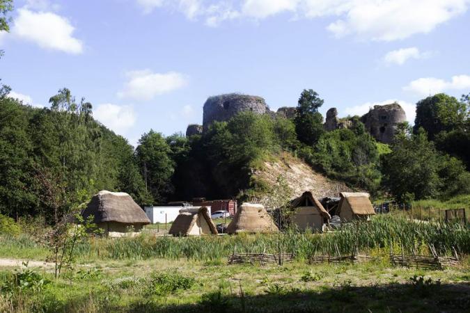 village village