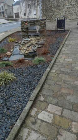 fontaine dans le village