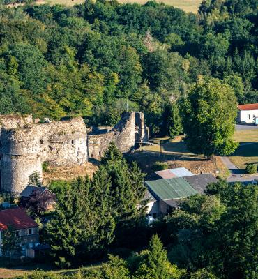 village et château